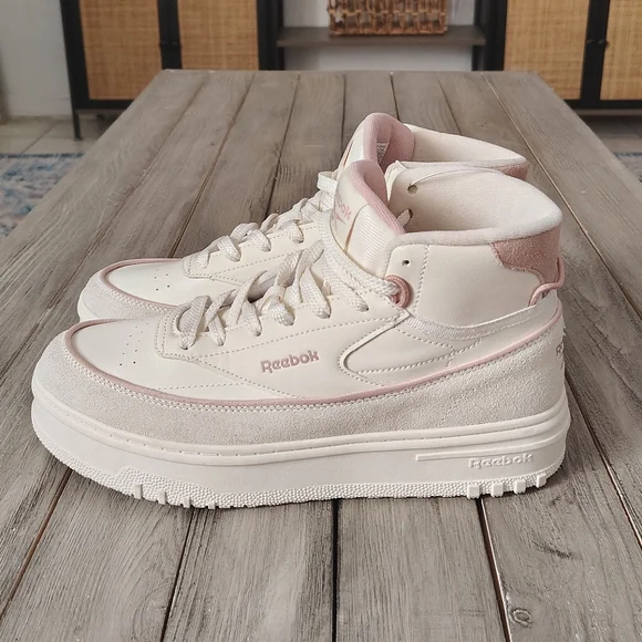 Reebok Cream and Pink Women's Sneakers - Picture 11 of 11